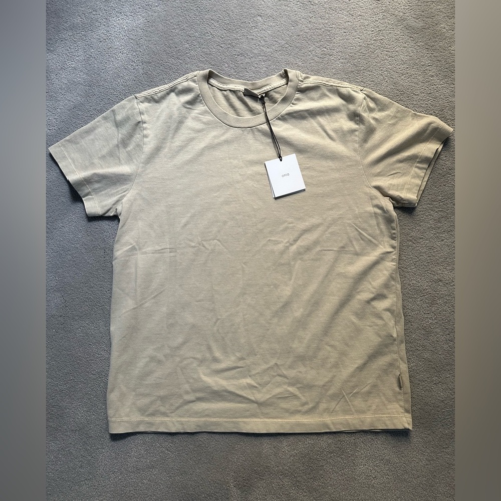 Onia Tee